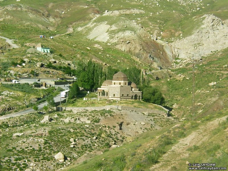 Tomb of Ahmedi Hani Photo (Agri, Dogubeyazit)