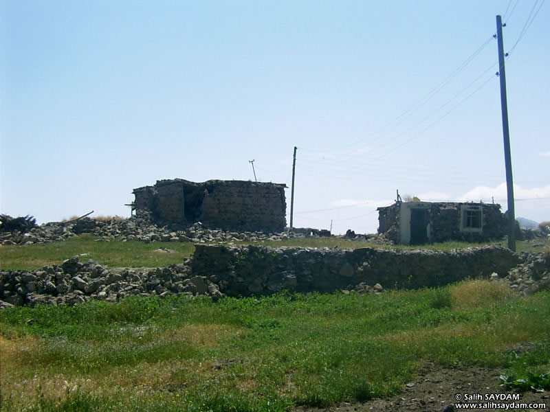 Dogubeyazit Earthquake Photo Gallery 1 (Sagliksuyu Village) (Agri, Dogubeyazit)