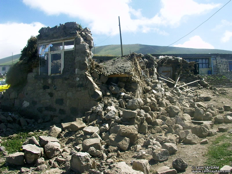 Dogubeyazit Earthquake Photo Gallery 2 (Yalincalik Village) (Agri, Dogubeyazit)