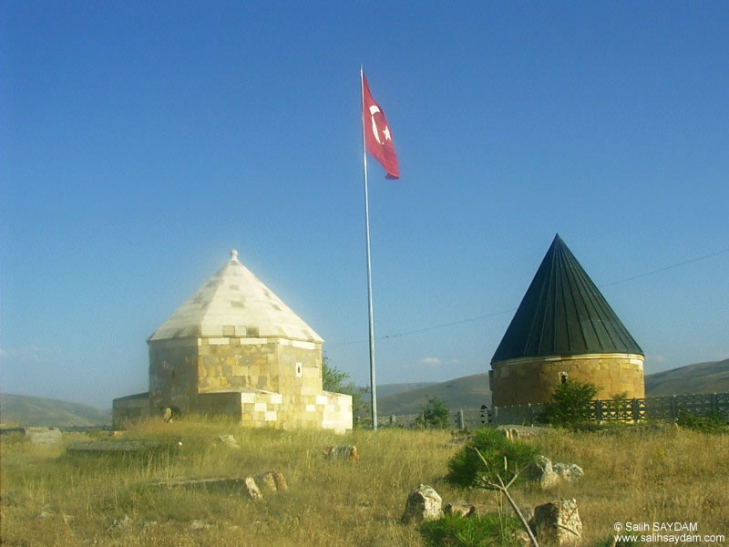 Tombs of Martyr Osman Photo Gallery (Bayburt)