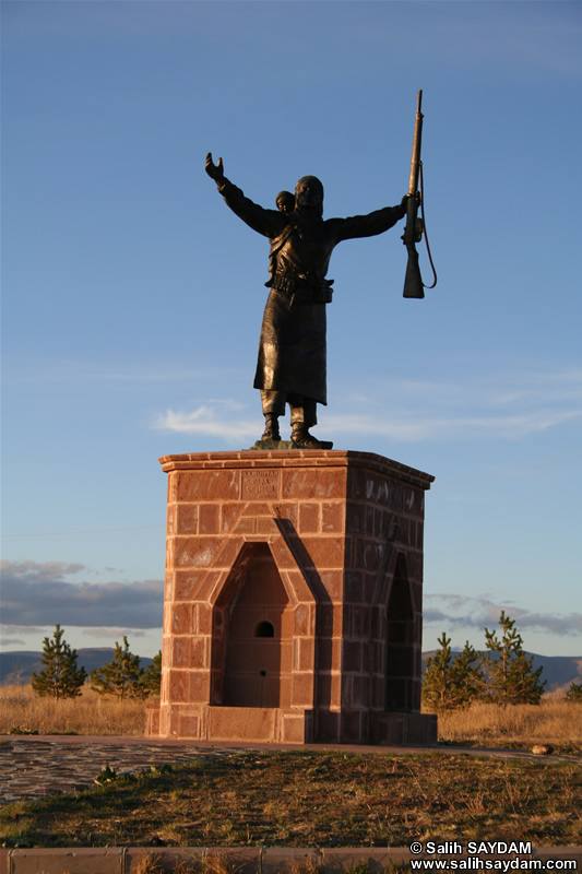 Sculpture of Nene Hatun Photo (Erzurum)