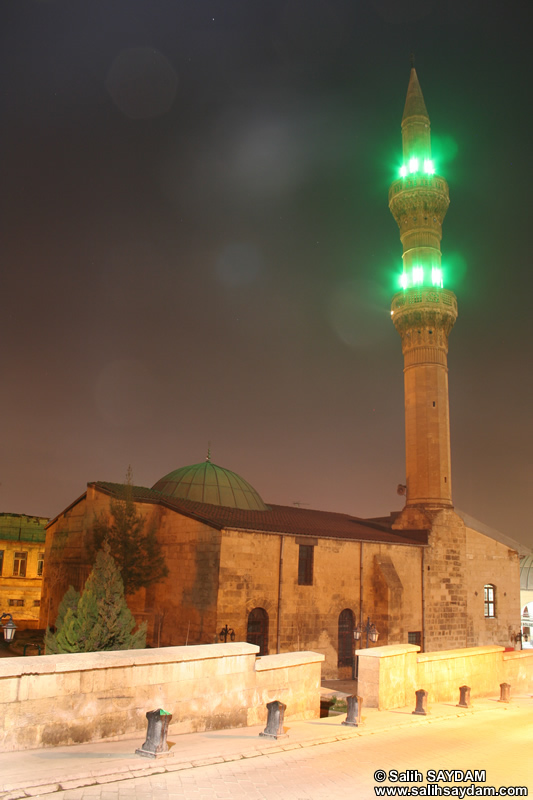 Sirvani Mosque (irvani Camii) Photo Gallery (At Night) (Gaziantep)