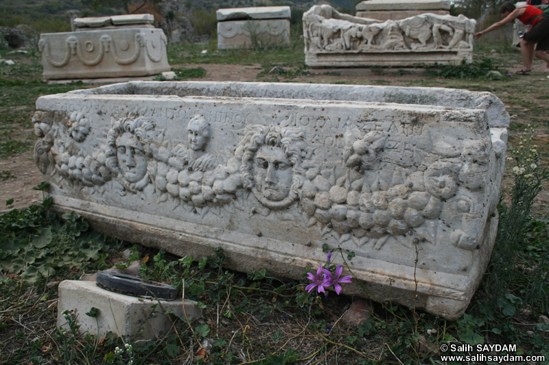 Ephesus Antique City Photo Gallery 19 (Tomb) (Selcuk, Izmir)