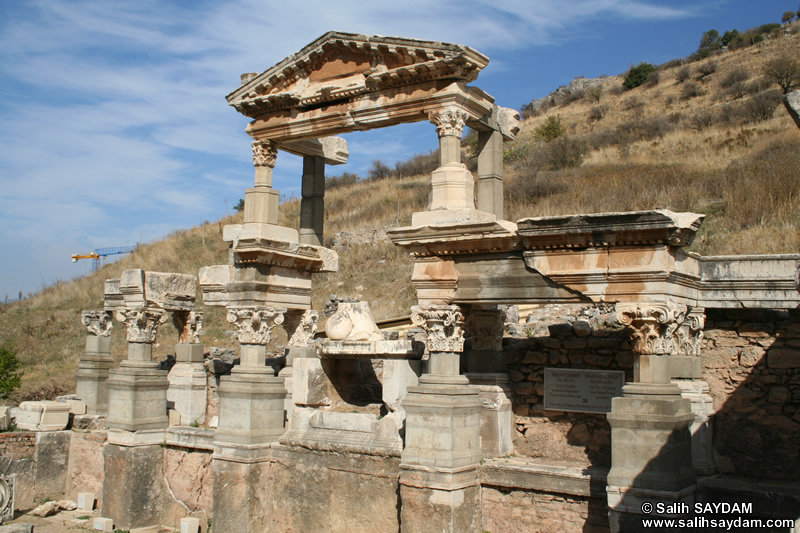 Efes Antik Kenti Fotoraf Galerisi 35 (Traian emesi) (Seluk, zmir)