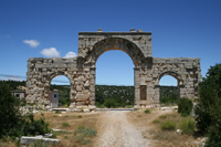 Diocaesarea (Uzuncaburc) Photo 13 (Monumental Entrance) (Mersin, Silifke, Diocaesarea (Uzuncaburc))