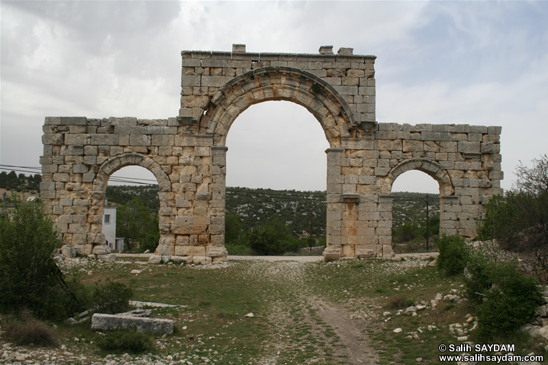 Diocaesarea (Uzuncaburc) Photo Gallery 1 (Monumental Entrance) (Mersin, Silifke)