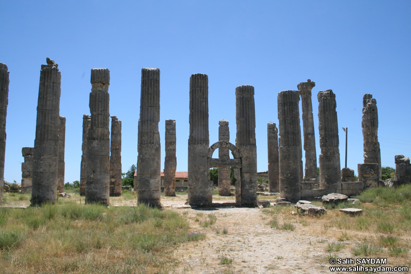 Uzuncabur Fotoraf Galerisi 15 (Hellenistik Tapnak (Zeus Olbios Kutsal Yeri)) (Mersin, Silifke, Uzuncabur)
