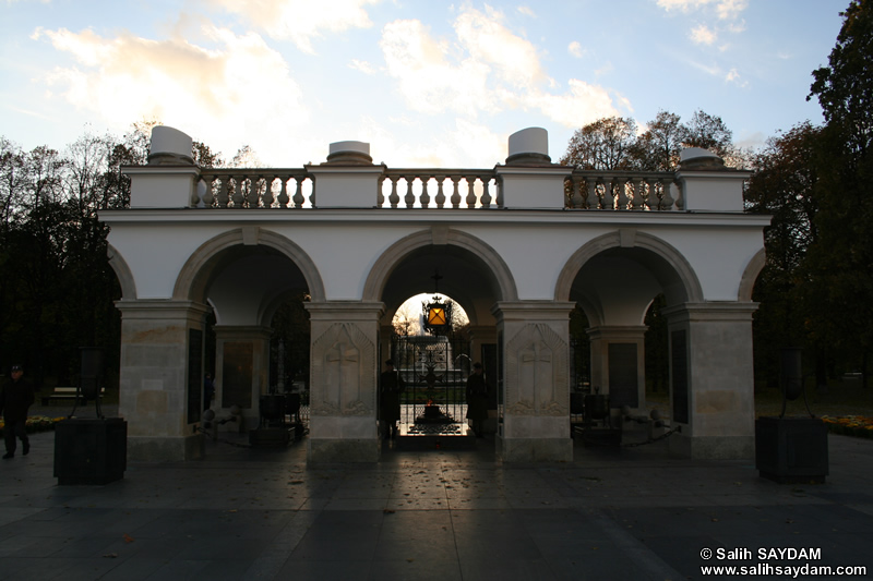 The Tomb of the Unknown Soldier (Grb Nieznanego Zolnierza) Photo Gallery (Warsaw, Poland)