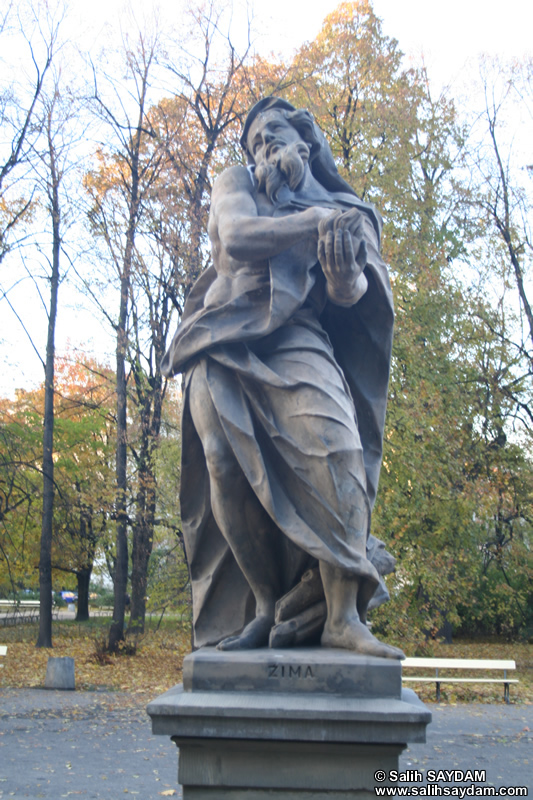 Sandstone Statues Photo Gallery 1 (The Saxon Garden, Warsaw, Poland)