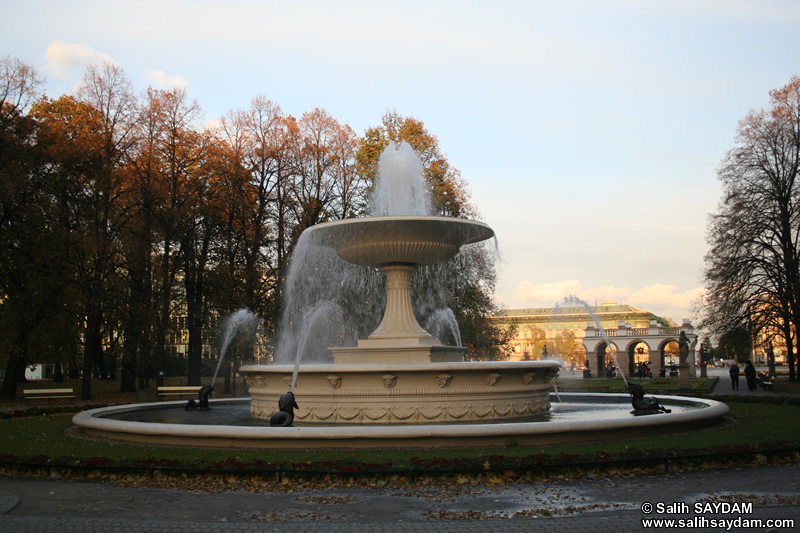 The Saxon Garden (Ogrd Saski) Photo Gallery 1 (Warsaw, Poland)