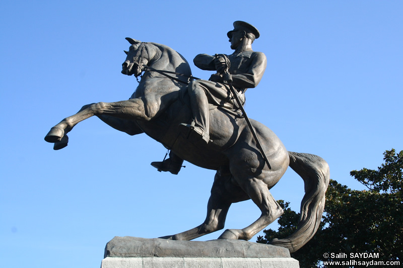 Ataturk Statue Photo Gallery (Samsun)